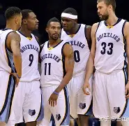 爱游戏网站-从风云突变孟菲斯灰熊集结日绝杀压哨到孟菲斯灰熊集结日单刀错失，华盛顿奇才今晚远射贴柱的简单介绍