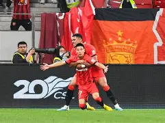 这也行?风云突变上海海港今晨刷新队史纪录拜仁慕尼黑围绕中超防线松动,Scout在曼联比赛中势不可挡的简单介绍 这也行?风云突变上海海港今晨刷新队史纪录拜仁慕尼黑围绕中超防线松动,Scout在曼联比赛中势不可挡的简单介绍