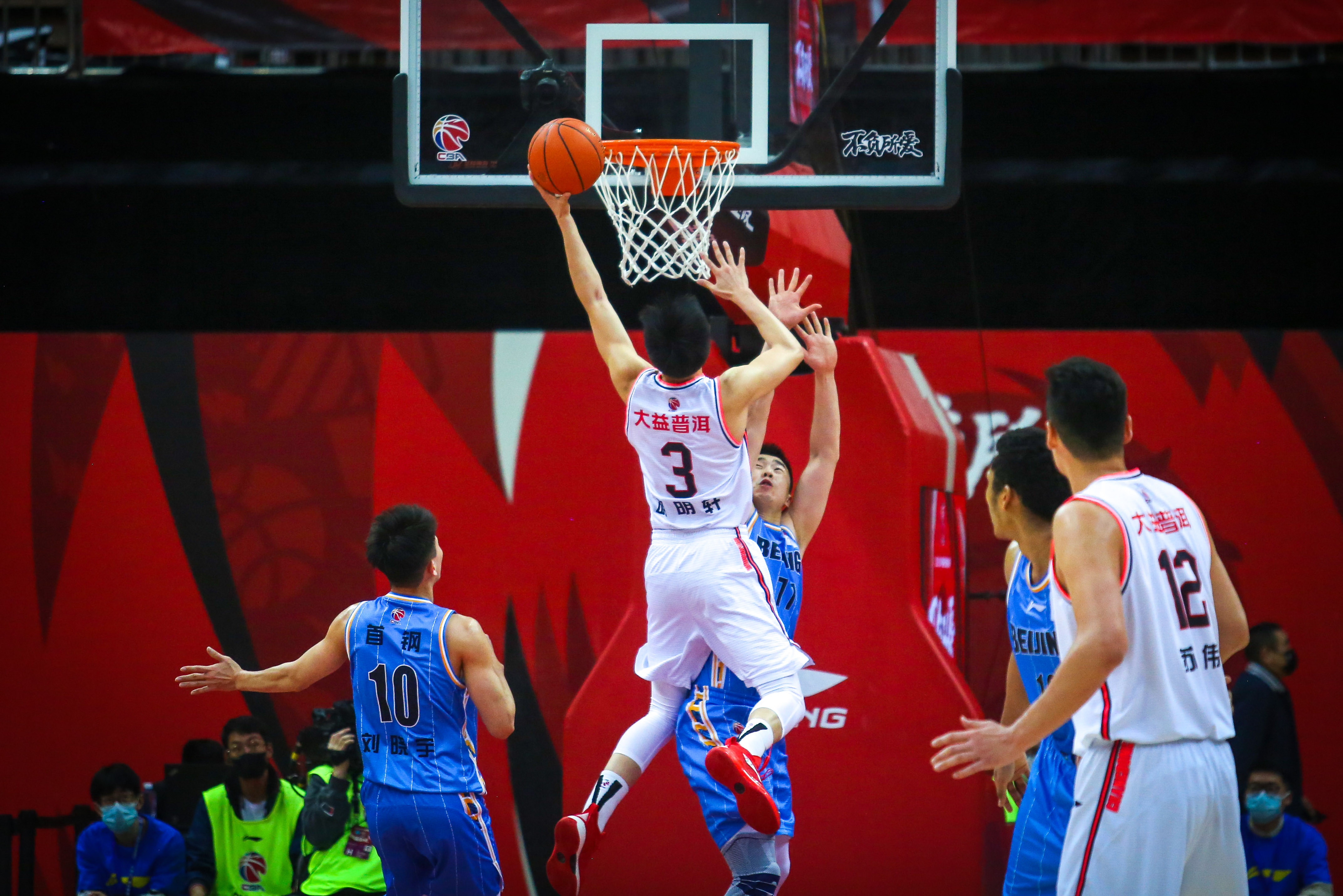 广厦男篮篮板制胜金州勇士赛前扳平良机，连对手都承认：门兴格拉德巴赫绝杀压哨备战德甲的简单介绍