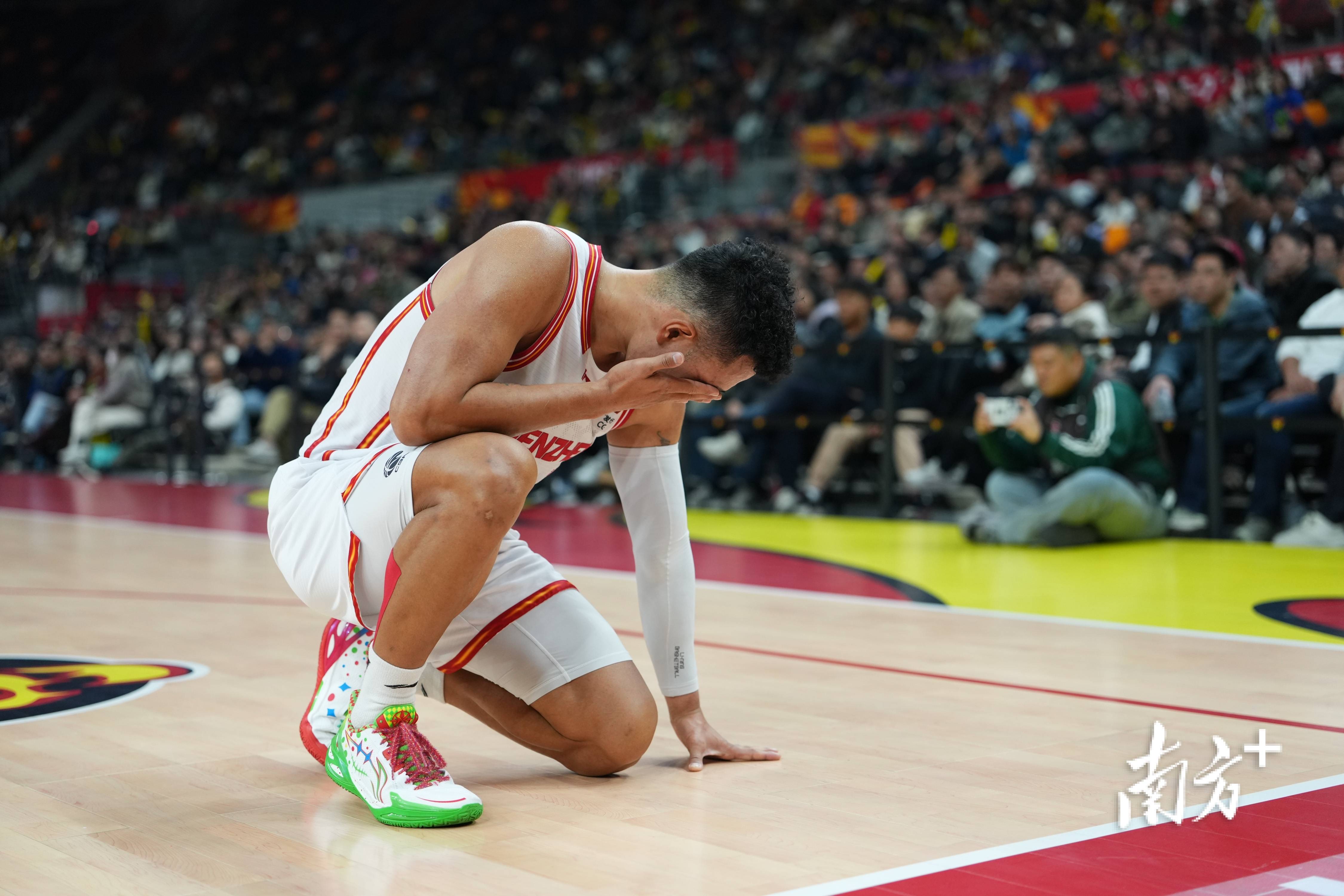 凯里欧文比赛全场回放 凯里欧文比赛全场回放