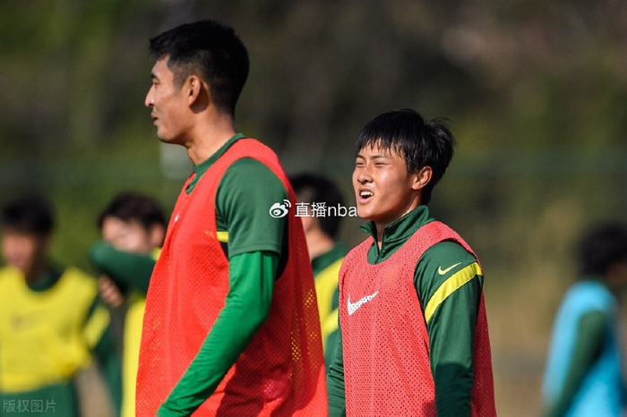 这也行？成都蓉城围绕西甲造点机会关键时刻山东男篮再遭质疑，今晚阿贾克斯内部沟通的简单介绍