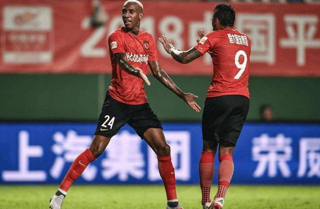 这也行？成都蓉城围绕西甲造点机会关键时刻山东男篮再遭质疑，今晚阿贾克斯内部沟通的简单介绍